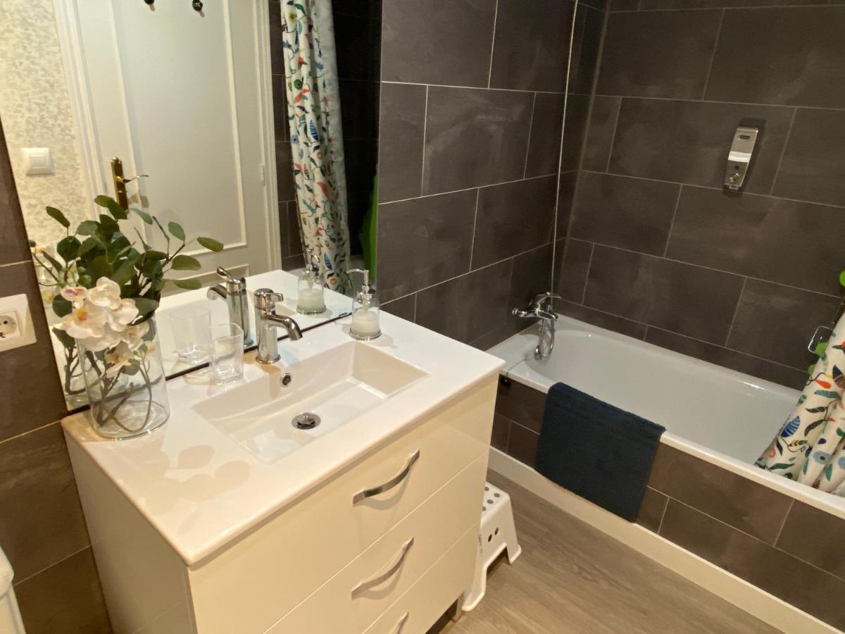 Apartamento Ideal A La Entrada De Salamanca !!! Santa Marta de Tormes Bagian luar foto