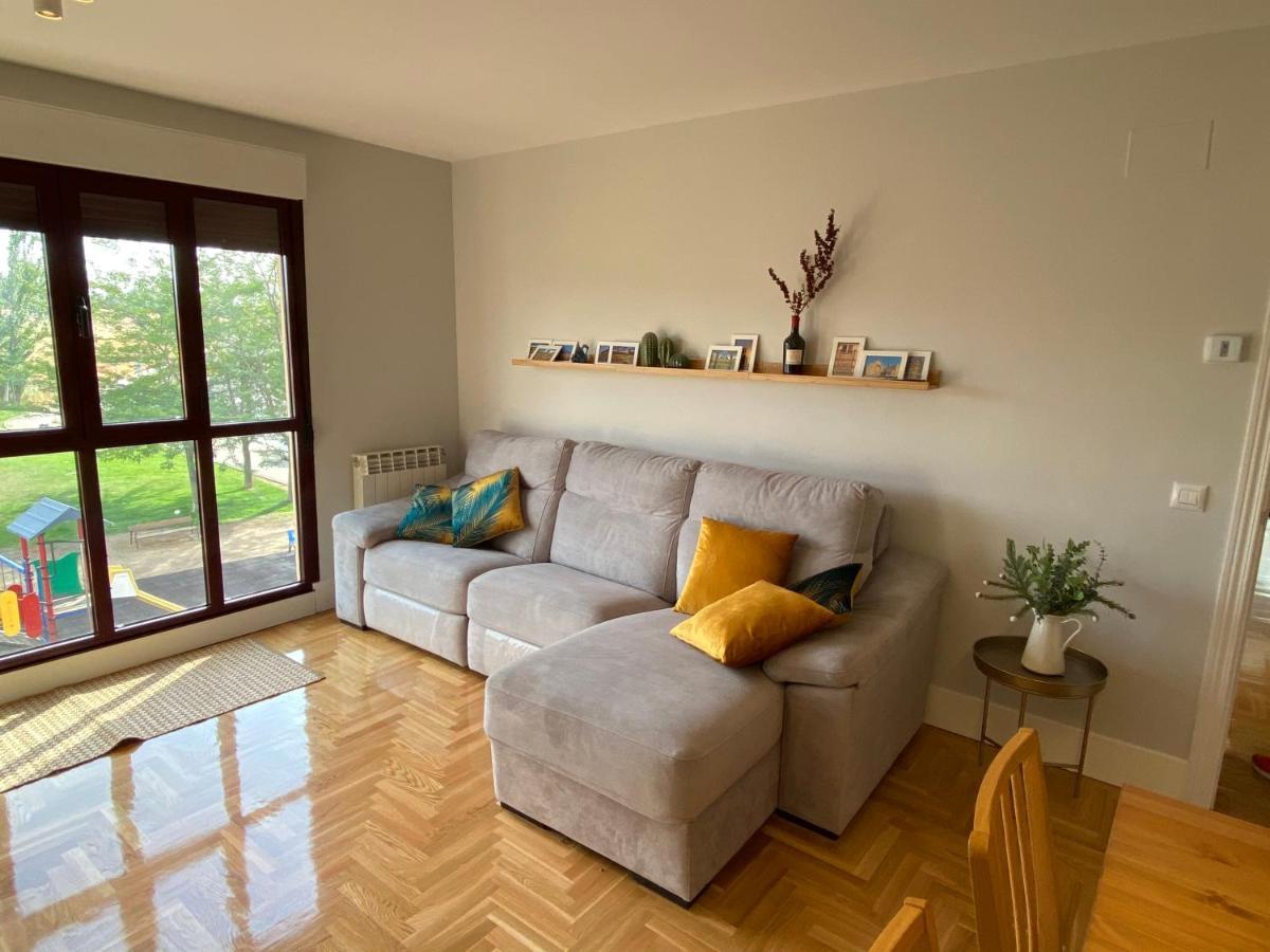 Apartamento Ideal A La Entrada De Salamanca !!! Santa Marta de Tormes Bagian luar foto